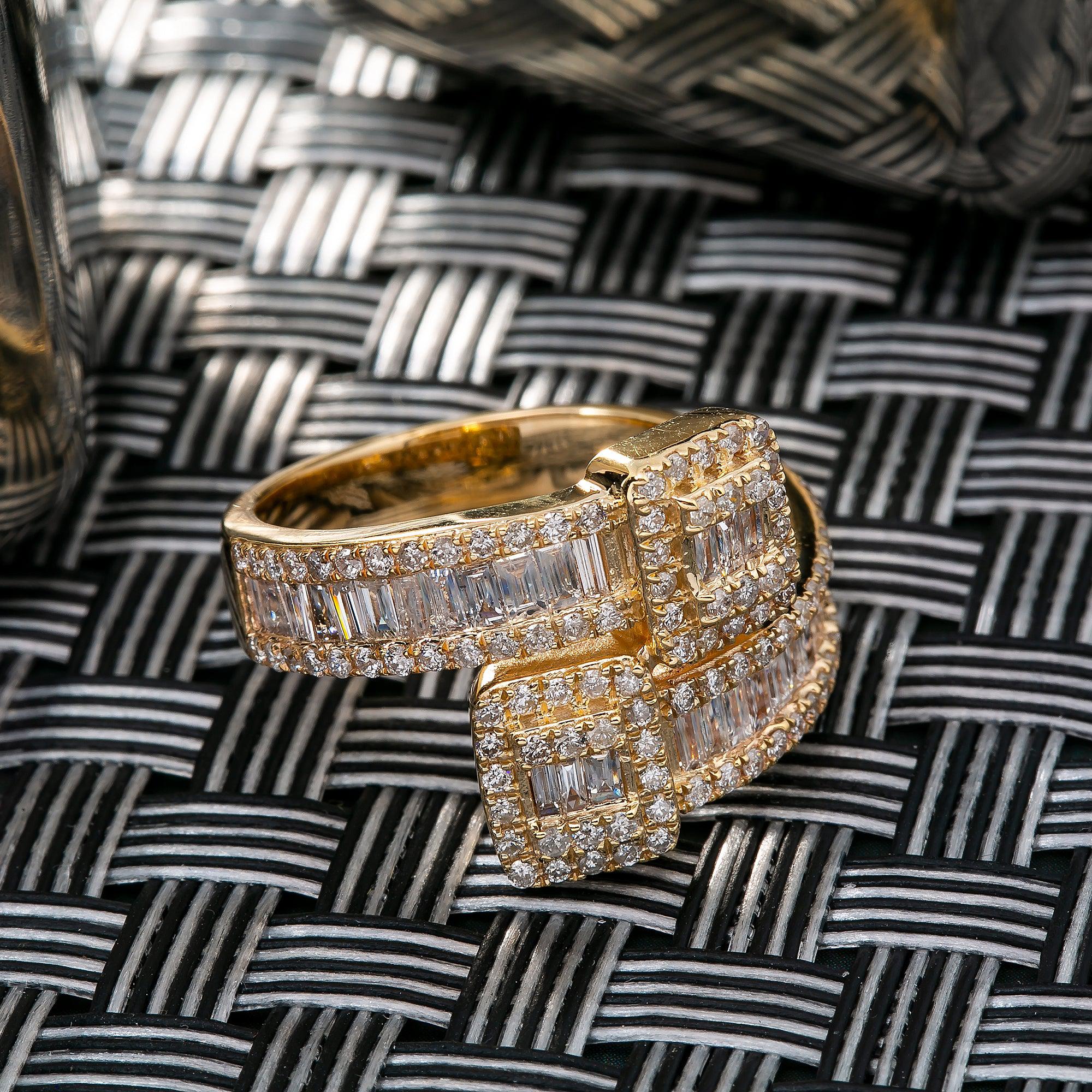 14K YELLOW GOLD LADIE'S RING WITH 1.53 BAGUETTE CT DIAMONDS